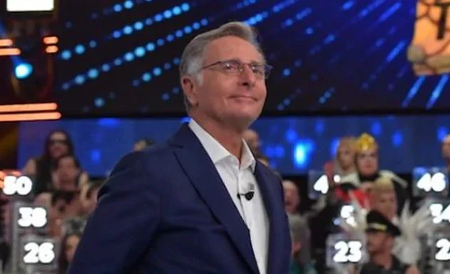 Ciao Darwin, vogliono rovinare Paolo Bonolis e gli autori: "Maiali, era una gogna", chi li denuncia