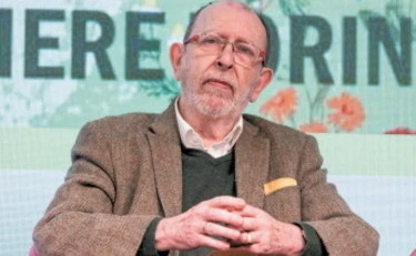 Alain De Benoist: "In Francia professionisti del caos a capo della rivolta"