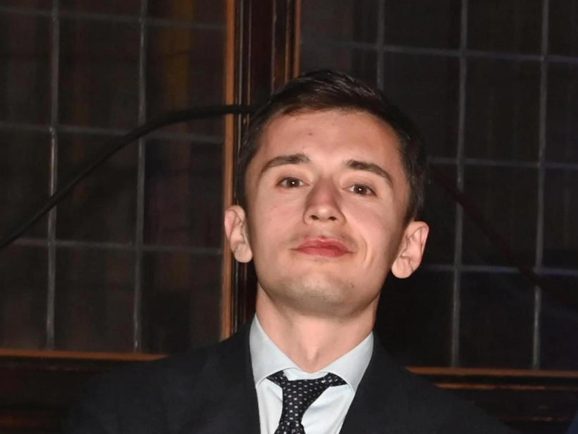 Schlein, festa rovinata e doccia gelata all'assemblea Pd: "Entro il 31 dicembre", la lettera di Bernard Dika