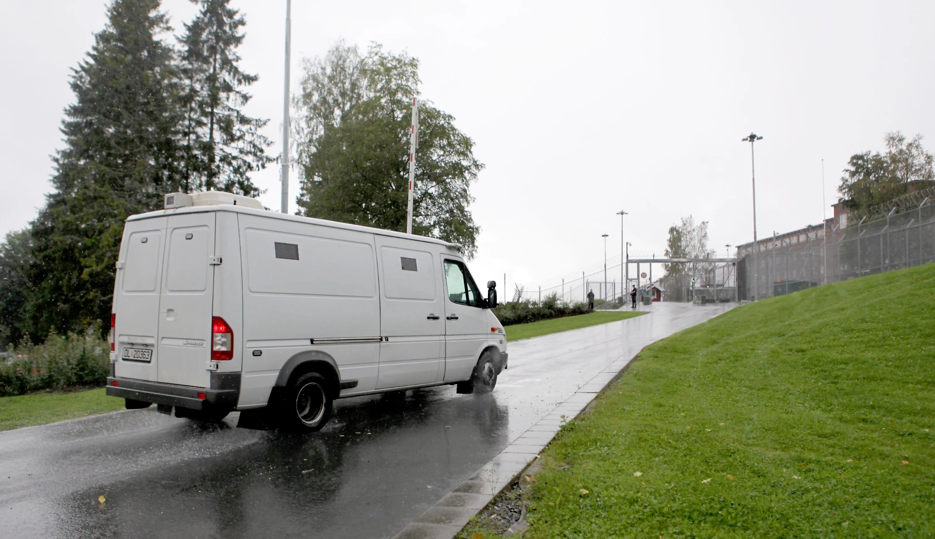 Oslo, spari in una moschea: un ferito. Fermato il responsabile con tanto di elmetto