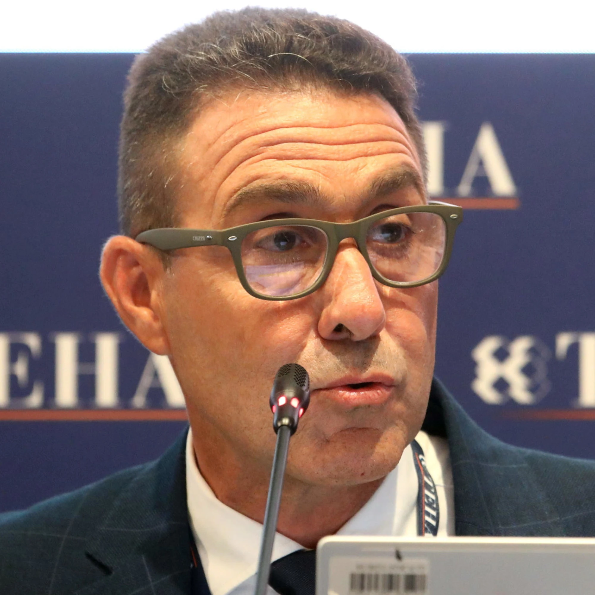È Vannacci che deve andare a Canossa
