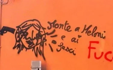 Bologna, in vacanza per insultare Giorgia Meloni: per il turista finisce malissimo