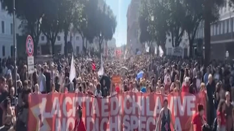 Roma, in migliaia in piazza a Difesa dello Spin Time