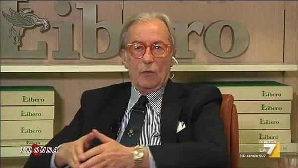 Vittorio Feltri, la rabbia contro il senegalese di San Donato che ha incendiato il bus: "O nuoti o anneghi"