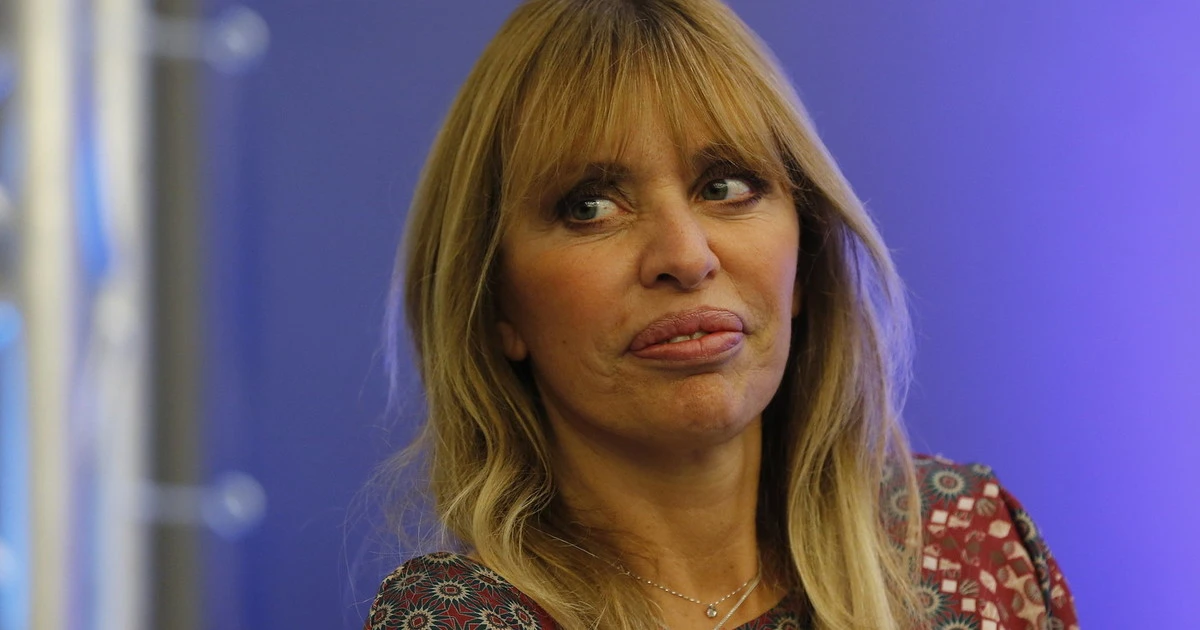 Alessandra Mussolini si presenta così in Consiglio: da non credere