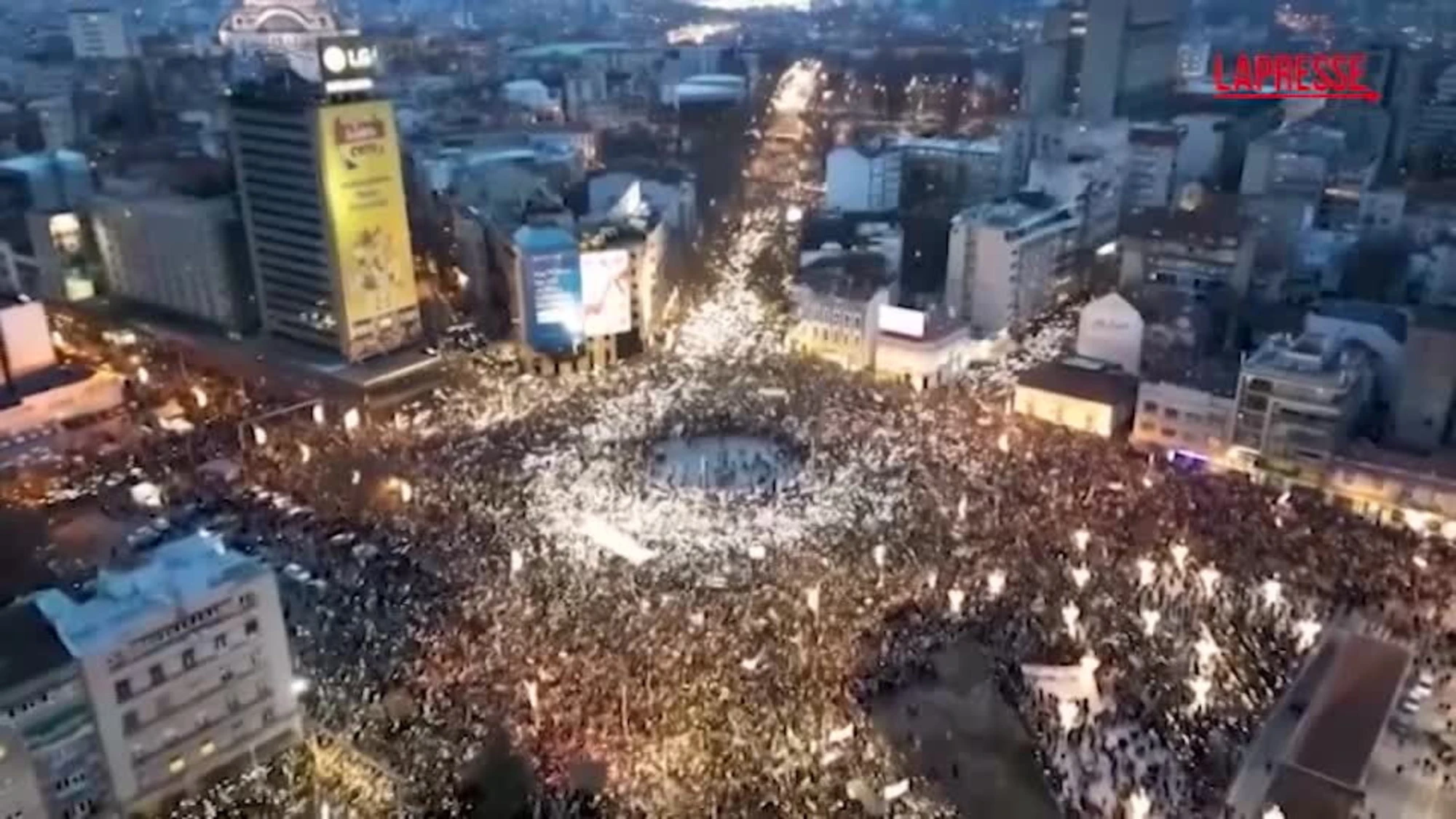Serbia, studenti in piazza contro il governo del presidente Vucic
