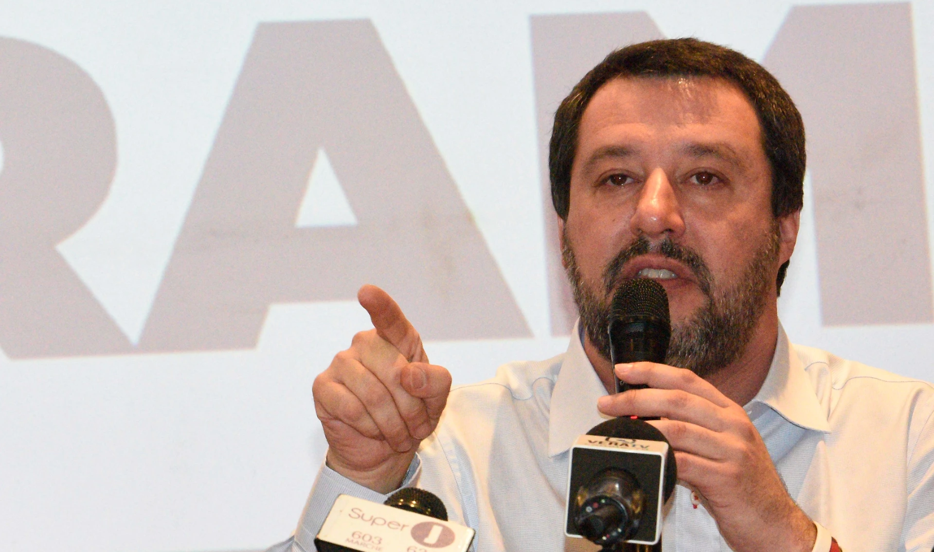 Matteo Salvini, dopo il voto in Abruzzo la proiezione sulle Europee: arriva a cifre inimmaginabili