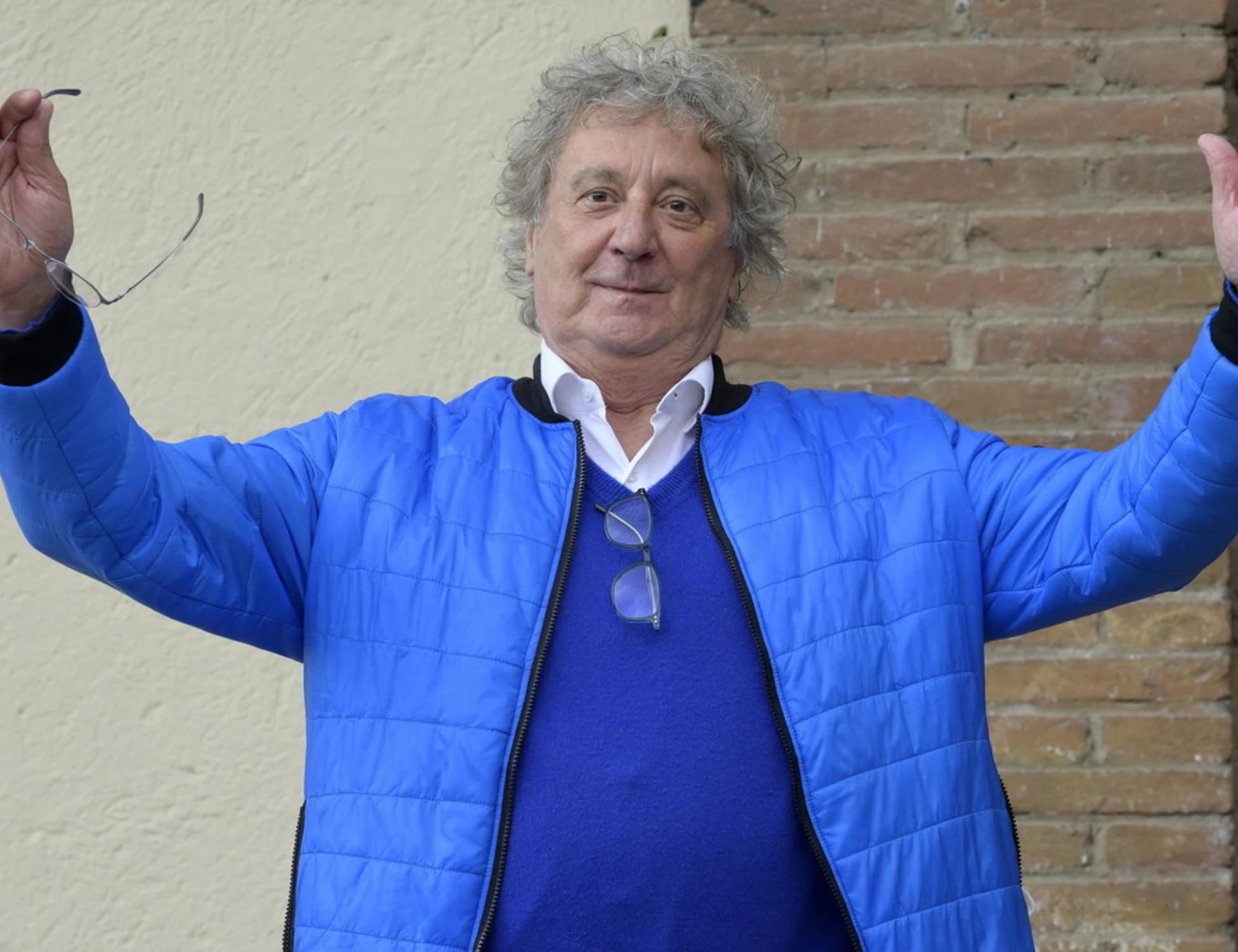 Il compagno Iacchetti per far ridere augura la morte al ministro