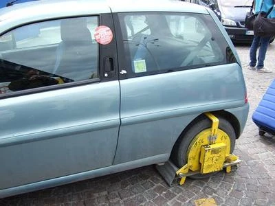 No fermo auto usata per lavoro