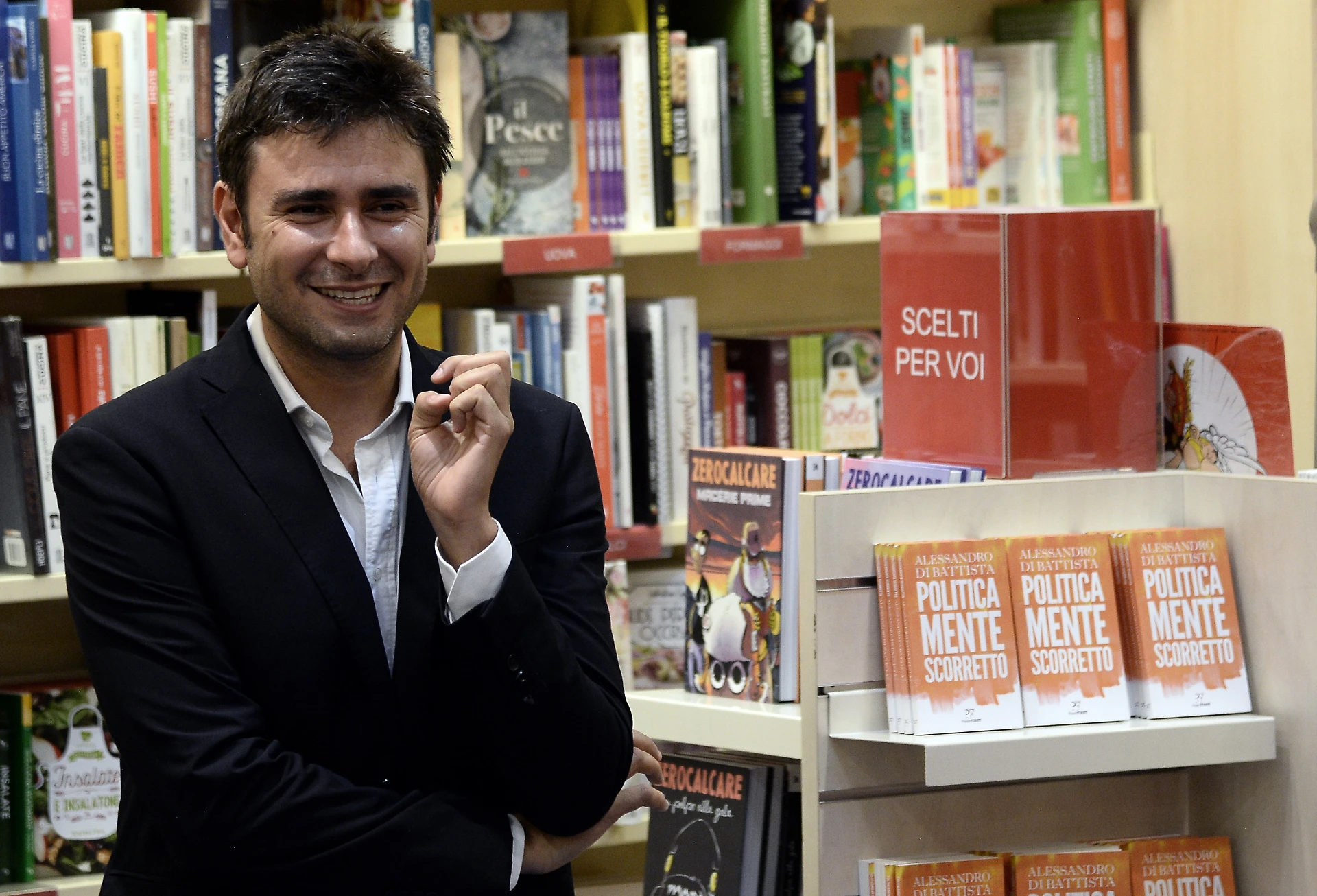 Aldo Grasso stronca Alessandro Di Battista: "Il suo documentario sembra una parodia di Pechino Express"
