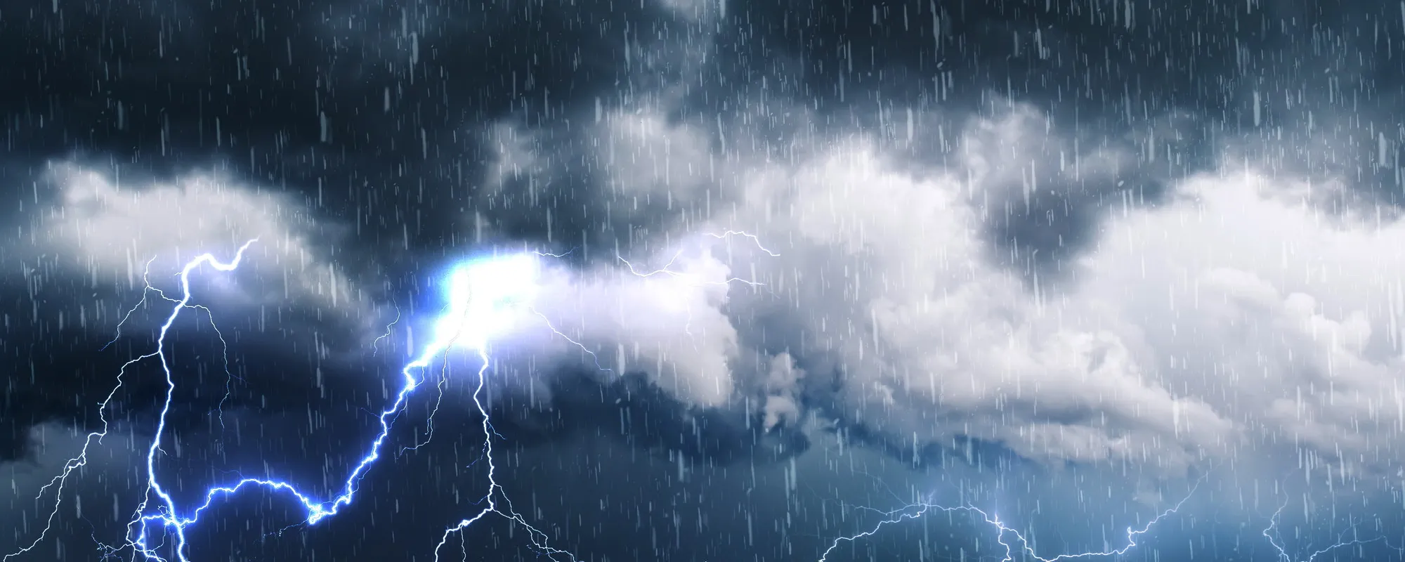 Meteo, pioggia e venti di burrasca: chi avrà il weekend rovinato