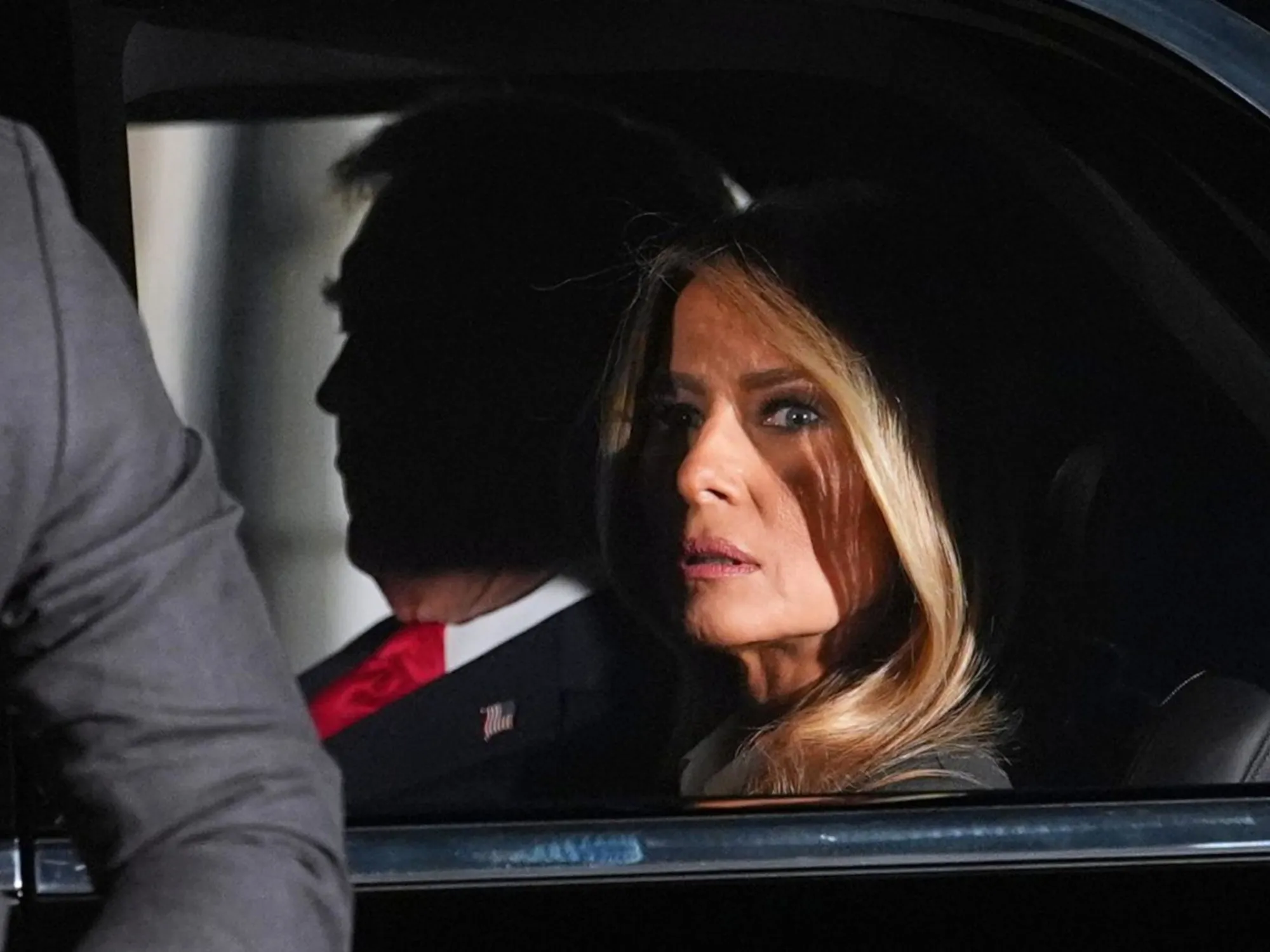 Leggi l'articolo: Melania Trump sconvolge il Congresso: come si presenta
