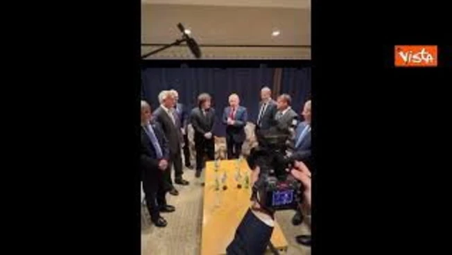 L'abbraccio tra il Presidente argentino Milei e il Primo Ministro israeliano Netanyahu. Mio amico