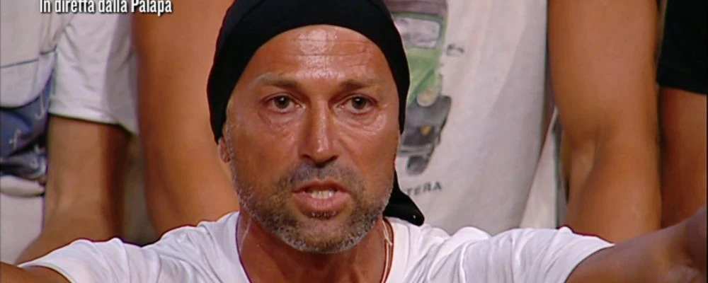 Stefano Bettarini, la confessione sul perché va sempre ai reality: "Lo faccio per i miei figli"