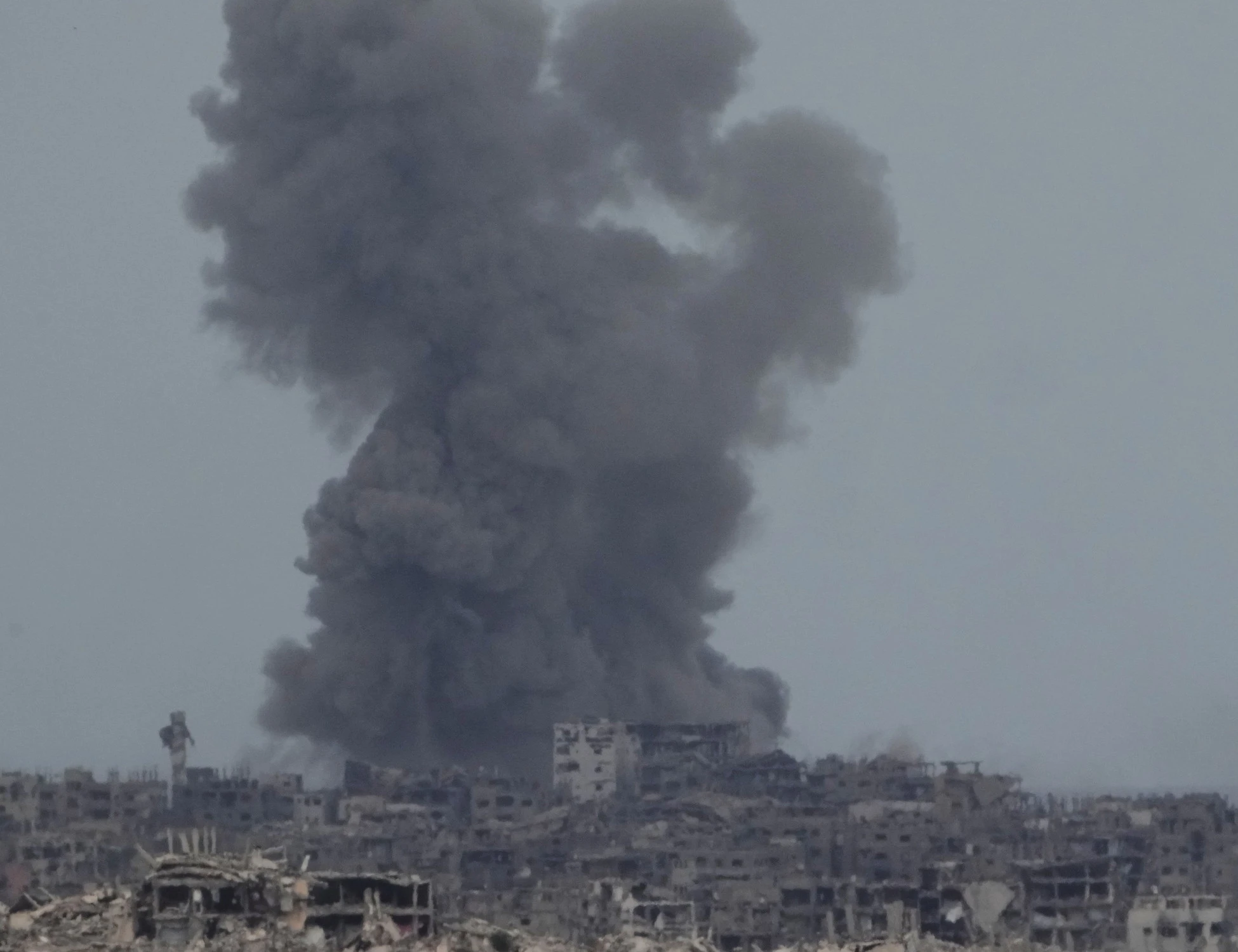 Leggi l'articolo: Nuovi attacchi su Gaza: l'Idf risponde ad Hamas