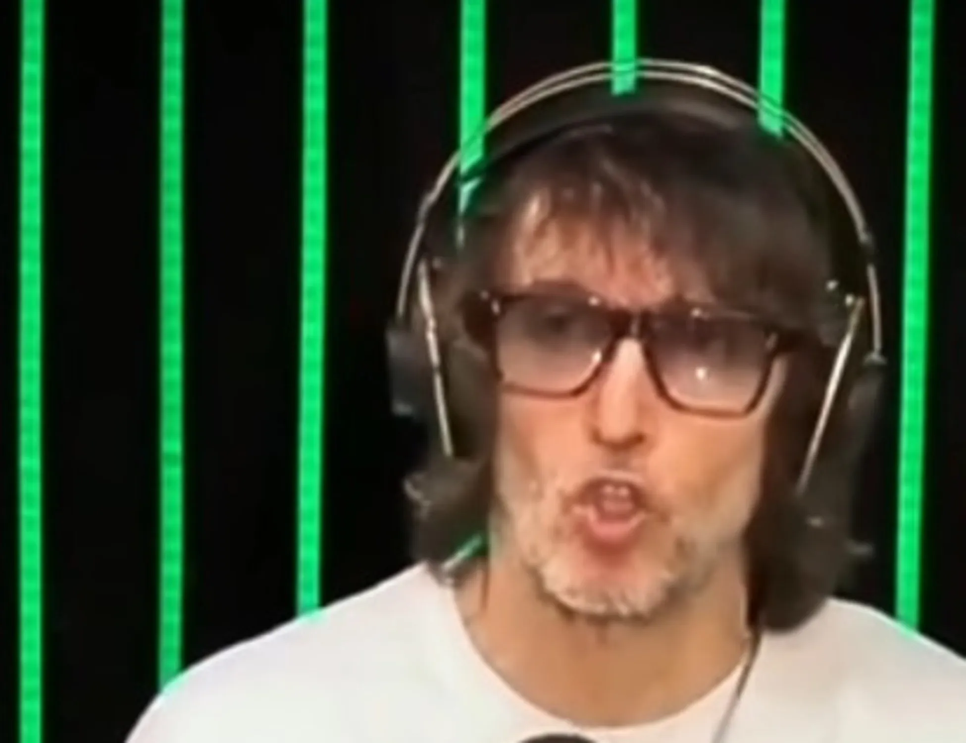 Leggi l'articolo: "Ti faccio il cul***","Vuoi denunciarmi?": lite-choc tra Cruciani e la dem <span style="color: rgb(153, 0, 0);">Video</span>