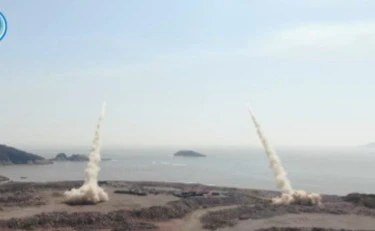 Taiwan, la Cina schiera l'esercito: "Attacchi a fuoco vivo", cosa sta succedendo