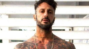 Fabrizio Corona, il controllo al cuore: la grande paura, "deve darsi una regolata"
