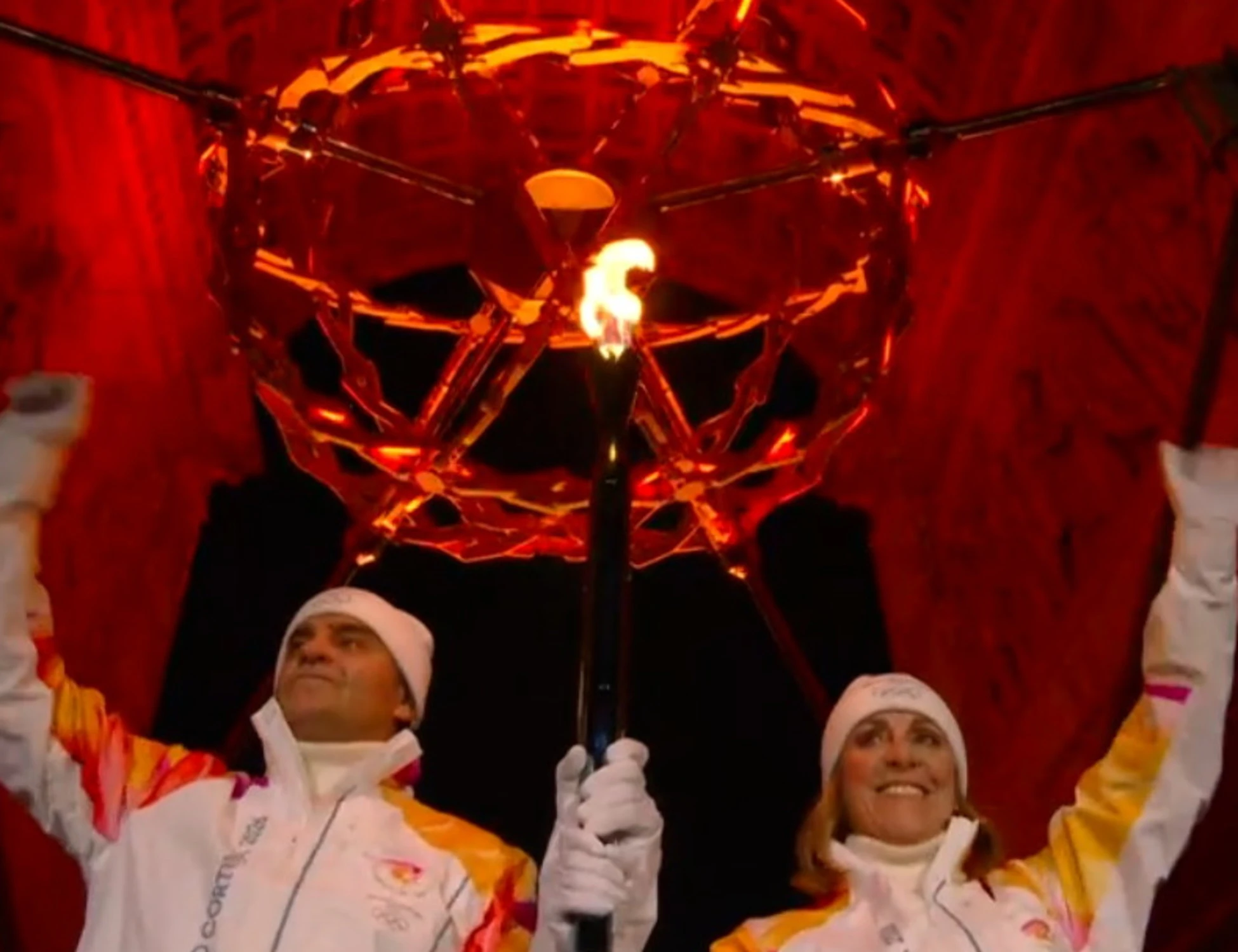 Milano-Cortina, da Laura Pausini ad Alberto Tomba: una cerimonia pazzesca