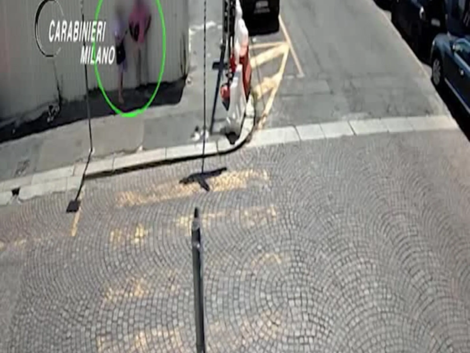 Leggi l'articolo: Rapina turista a Milano, beccato dai militari così: imbarazzante