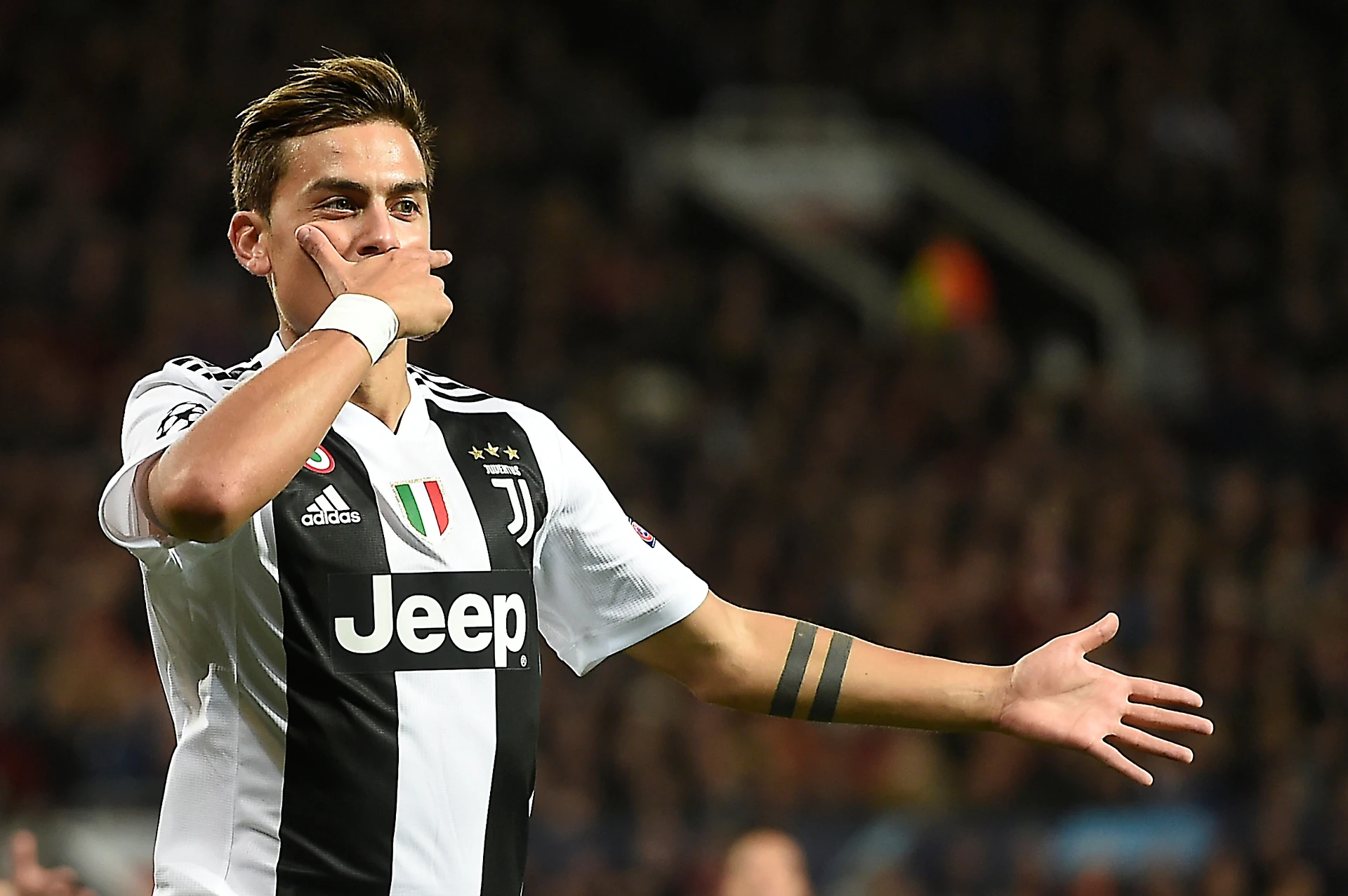 Paulo Dybala, dopo il gol l'argentino si ammoscia nella ripresa: Allegri lo sostituisce, lui sbrocca
