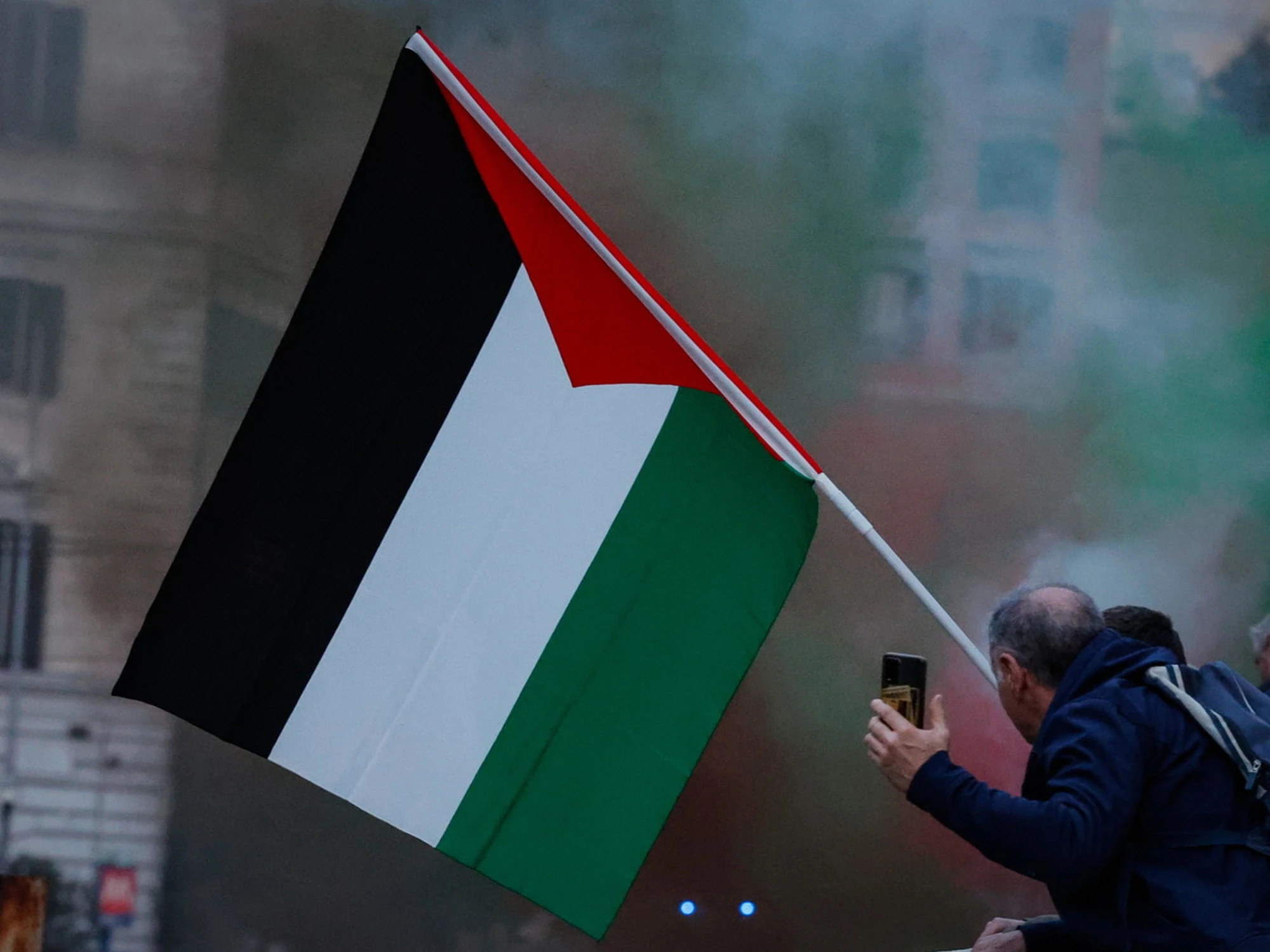 Ora chi può sfilare a Milano lo decidono i palestinesi