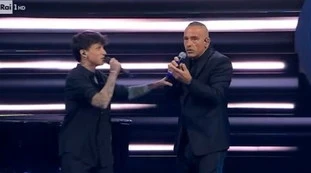 Eros Ramazzotti scorda le parole, il "dramma" di Ultimo
