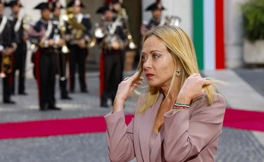 Istat, dati record sul lavoro al Sud. Meloni contro Conte: "Il coraggio di dire basta"
