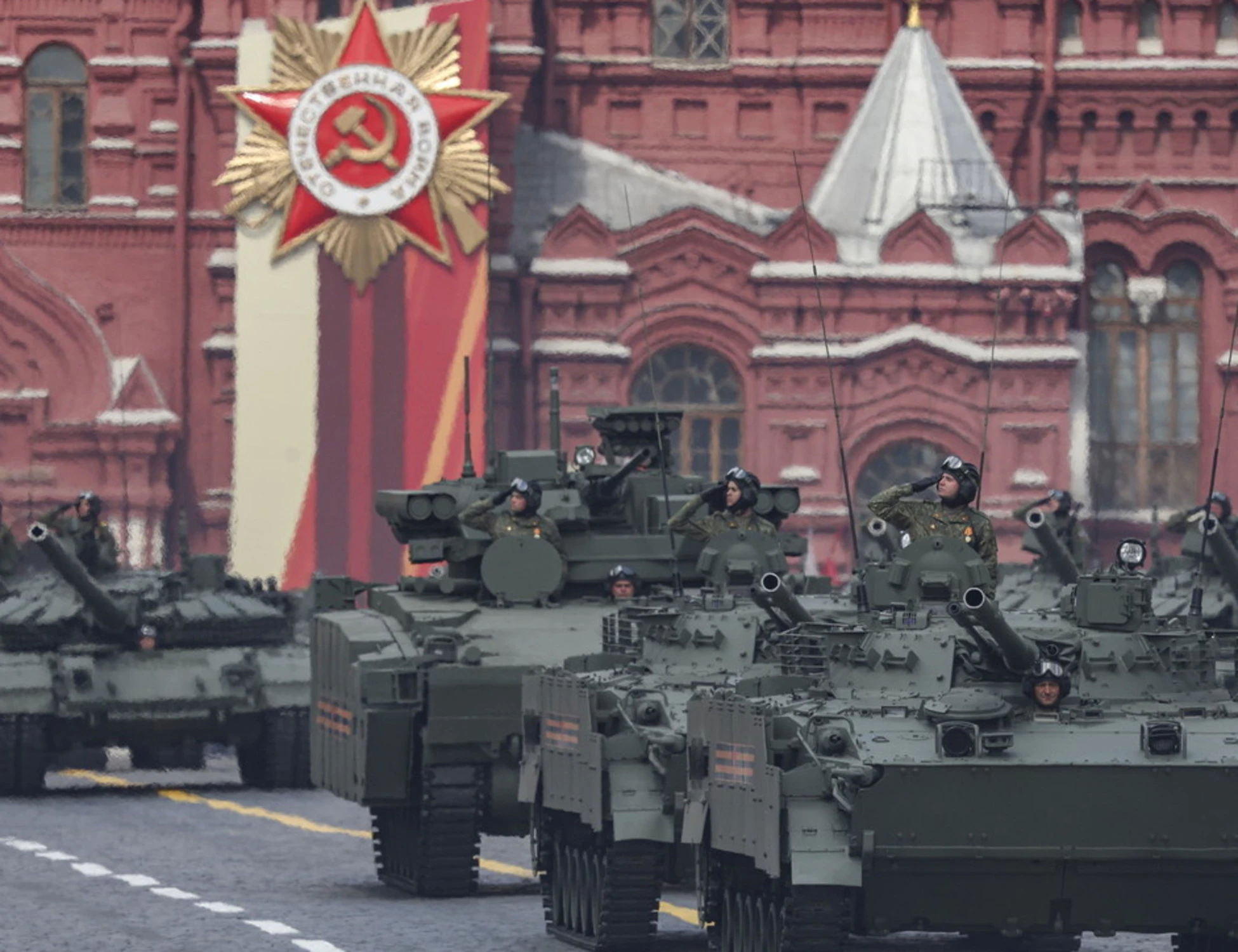 Vladimir Putin al Giorno della Vittoria: "Tutta la Russia contro l'Ucraina"