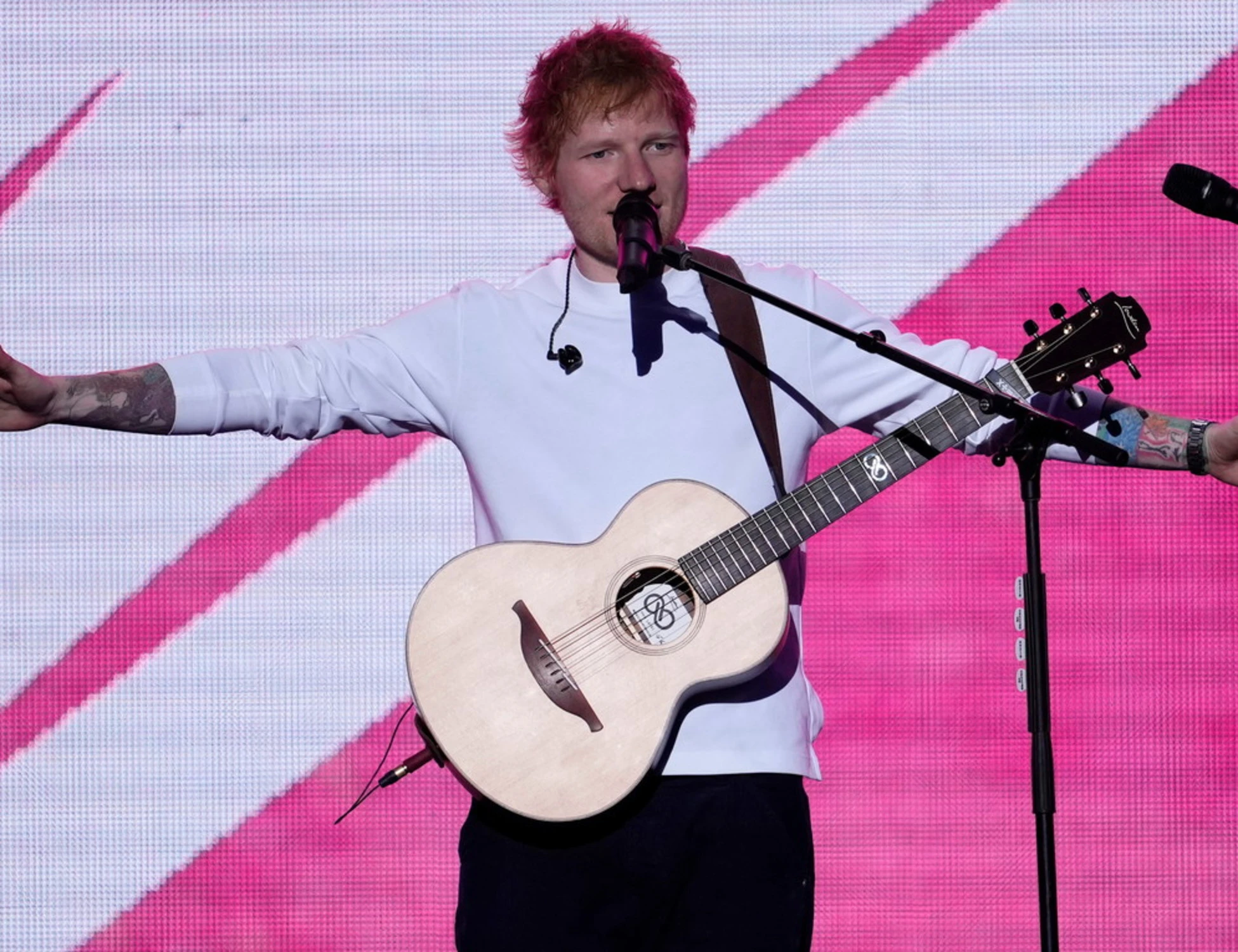 Ed Sheeran si arrende ai pro-Pal e fa il comizietto su Gaza