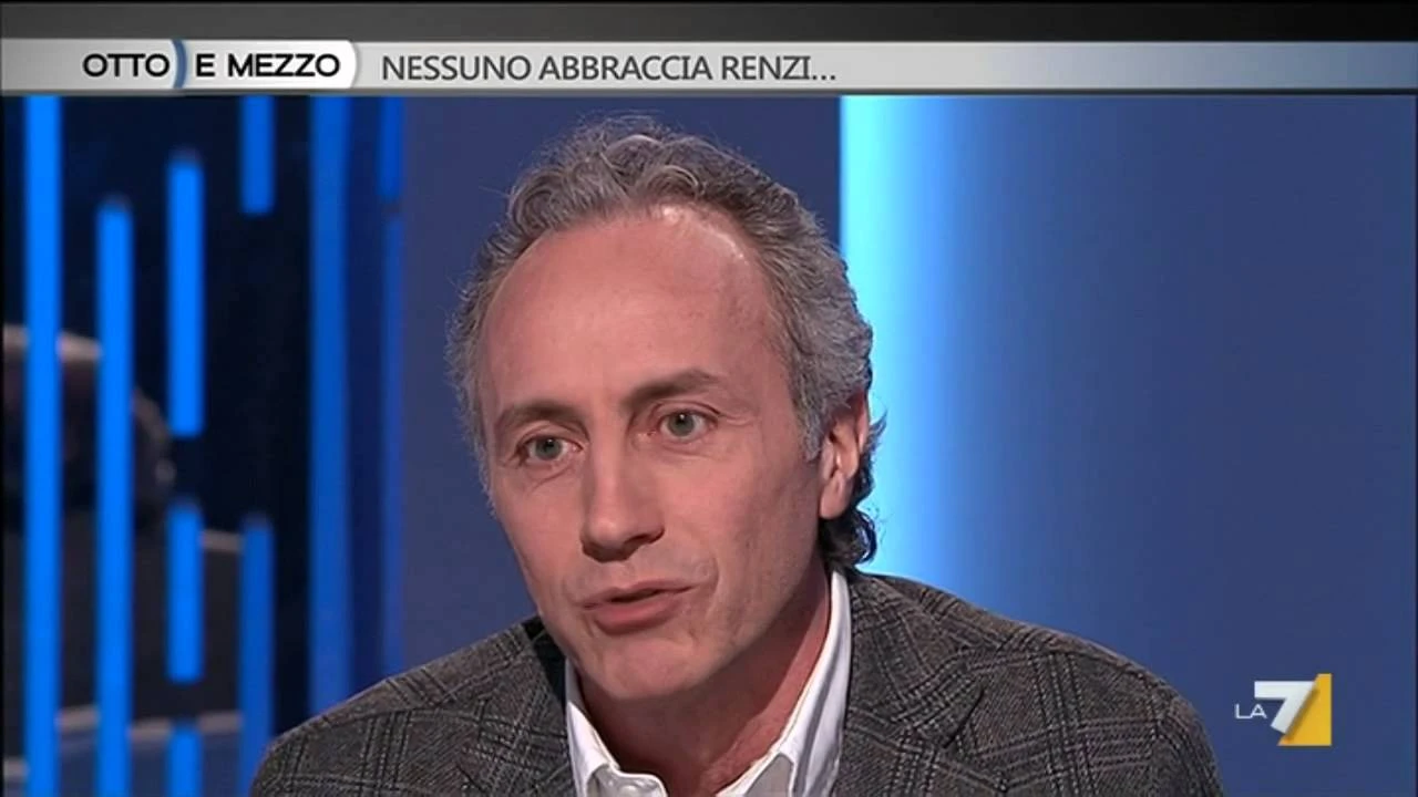 Marco Travaglio gronda sangue: Matteo Renzi ed Emmanuel Macron, la lista dei "morti politici". Brutale