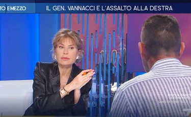 Otto e Mezzo, Lilli Gruber provoca: "Se lei fosse gay?". Il generale Vannacci lo smonta