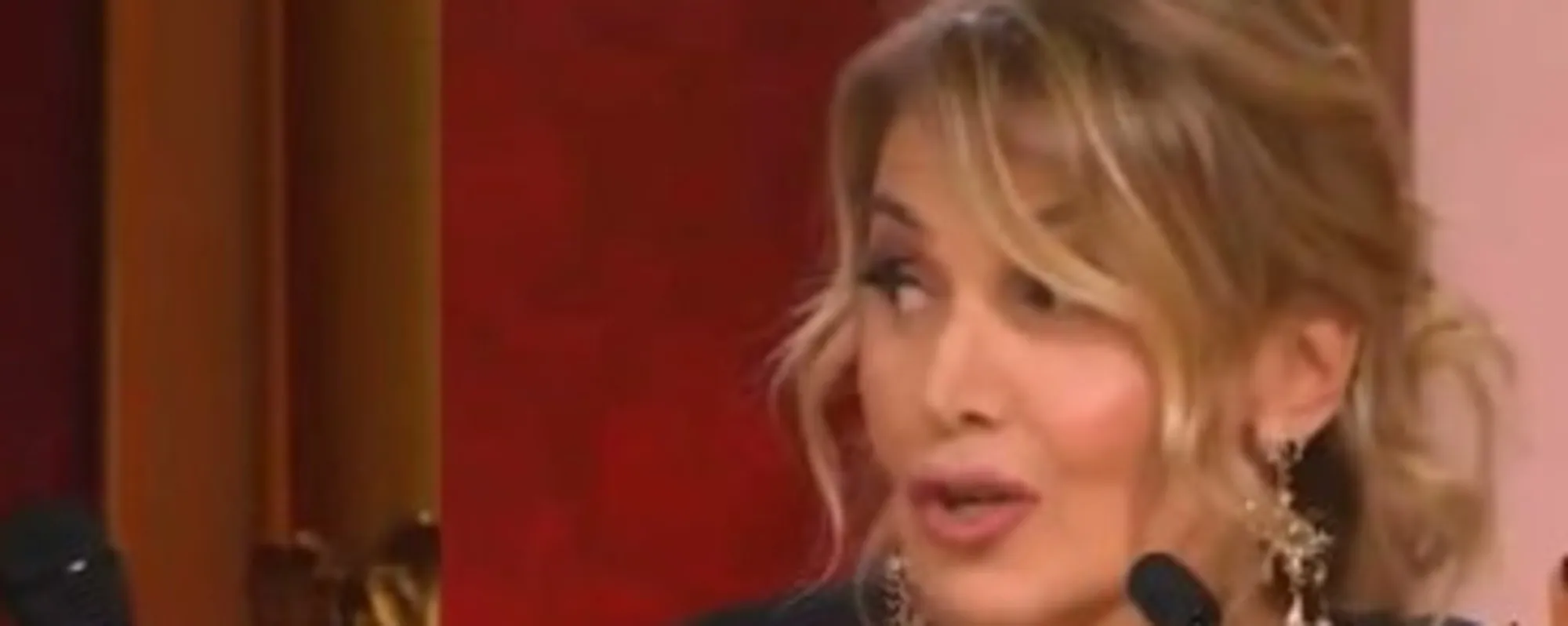 "Non sono qui a fare battutine". D'Urso, subito gelo a Ballando