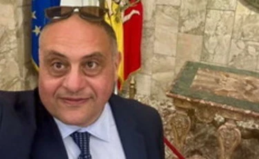 Valverde, sindaco pestato, esplode il caso: "Ho un occhio nero"