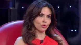 Sabrina Ferilli: "Salvini un politico da bar". Lui replica: "Lo hai mai visto un campo rom?"