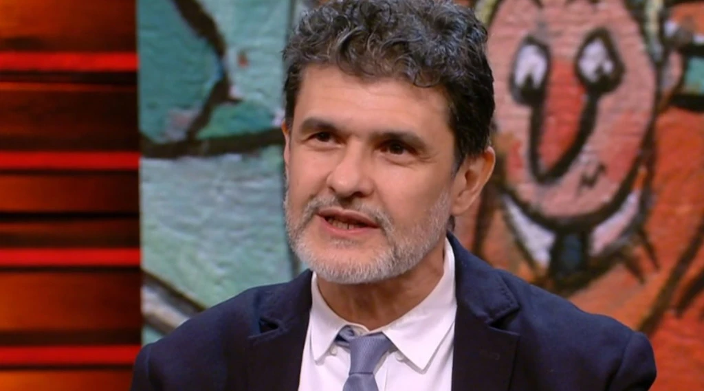 Maurizio Gasparri querela Luca Bottura: "Tutto falso"