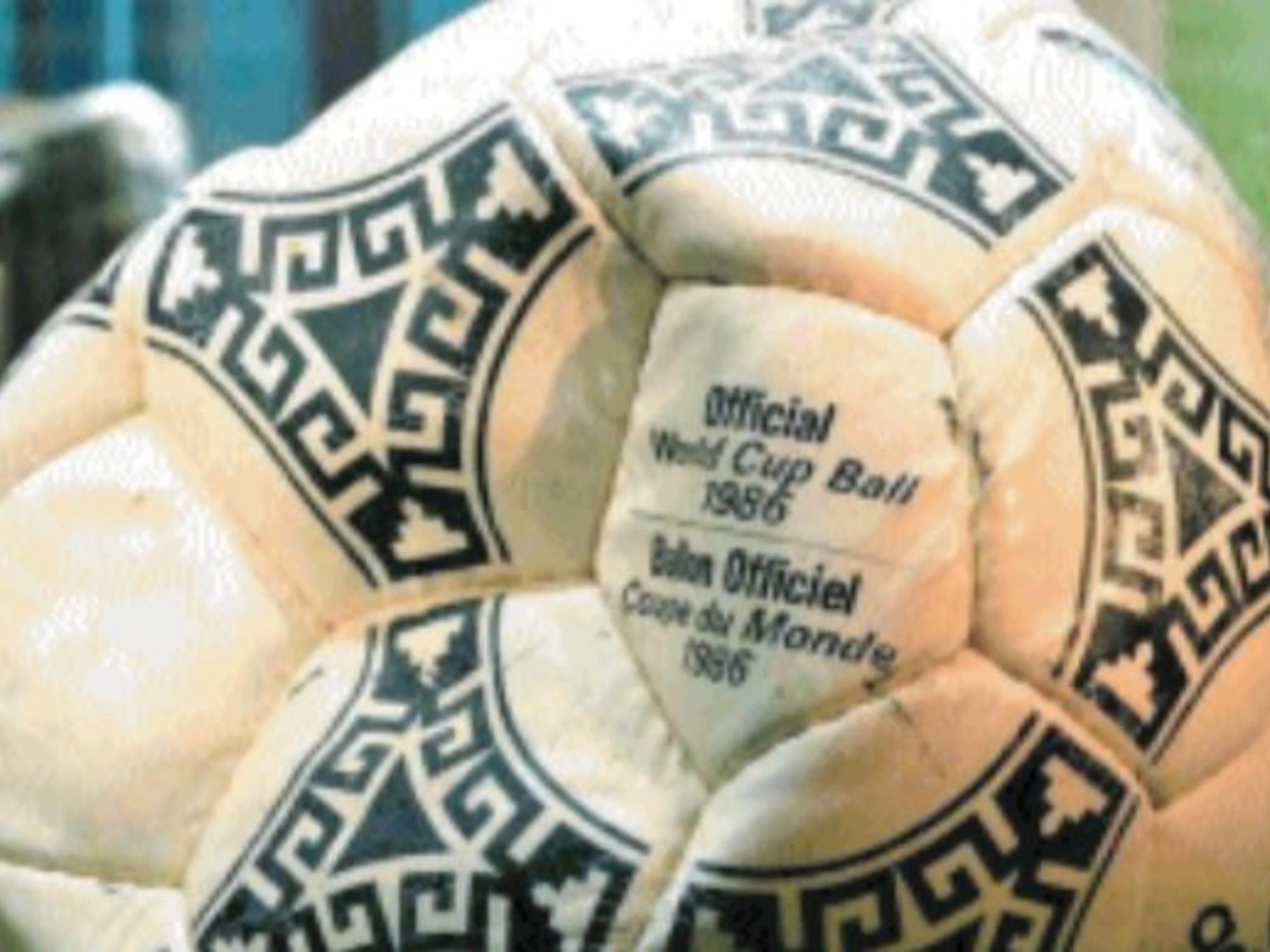 All’asta il pallone della “mano di Dio”