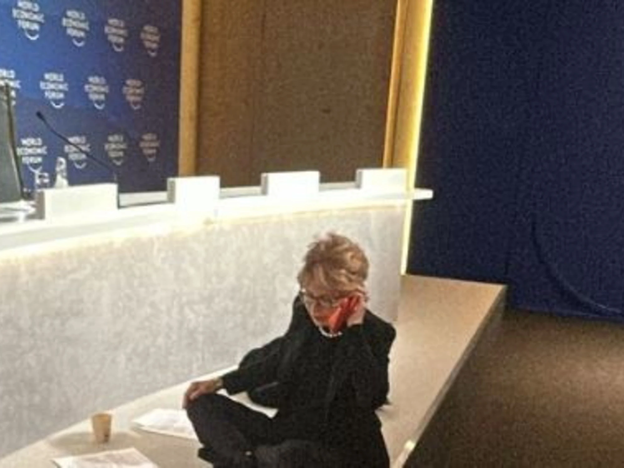 Otto e mezzo, la foto di Lilli Gruber dopo l'incendio che fa impazzire i social