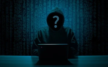 Romania, hacker filorussi contro siti del governo: bomba sulle elezioni