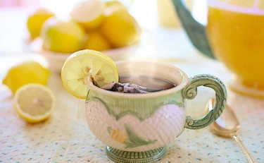 Oltre la tazza:  il lato dei tè più amati tra proprietà ed effetti collaterali    
