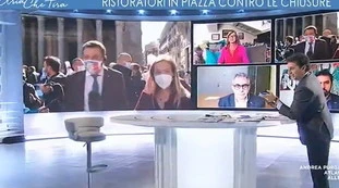 L'aria che tira, David Parenzo e Matteo Salvini: "Buongiorno senatore...". Record del mondo: 30 secondi e finisce malissimo