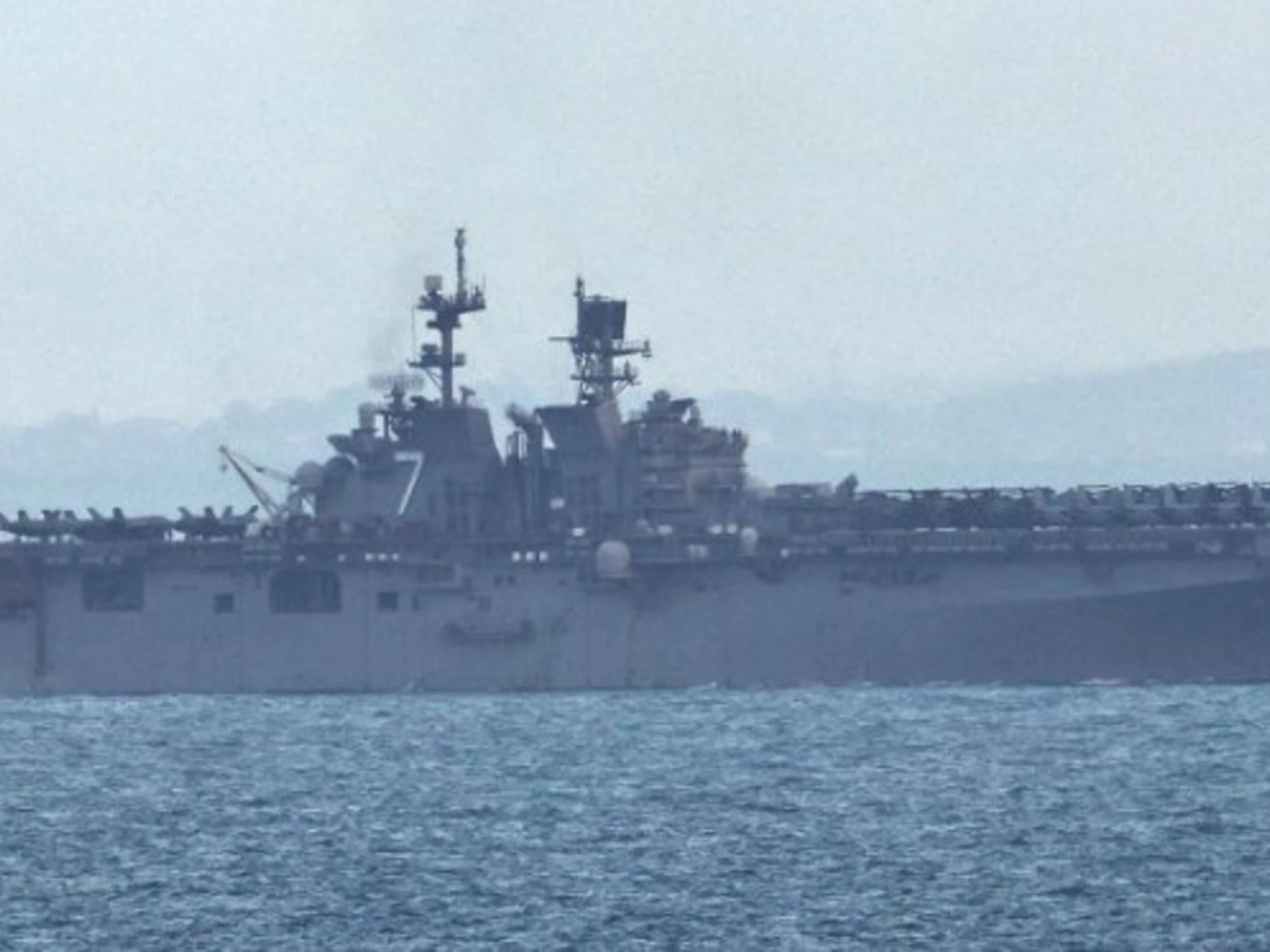 Medio Oriente, la diretta. Uss Tripoli salpata da Singapore. Wsj: Mosca aiuta l'Iran. Trump: ancora 2 settimane di guerra