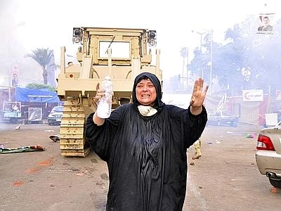 Egitto, polizia sgombera sit in pro MorsiE' massacro Al Cairo: "Centinaia di morti"
