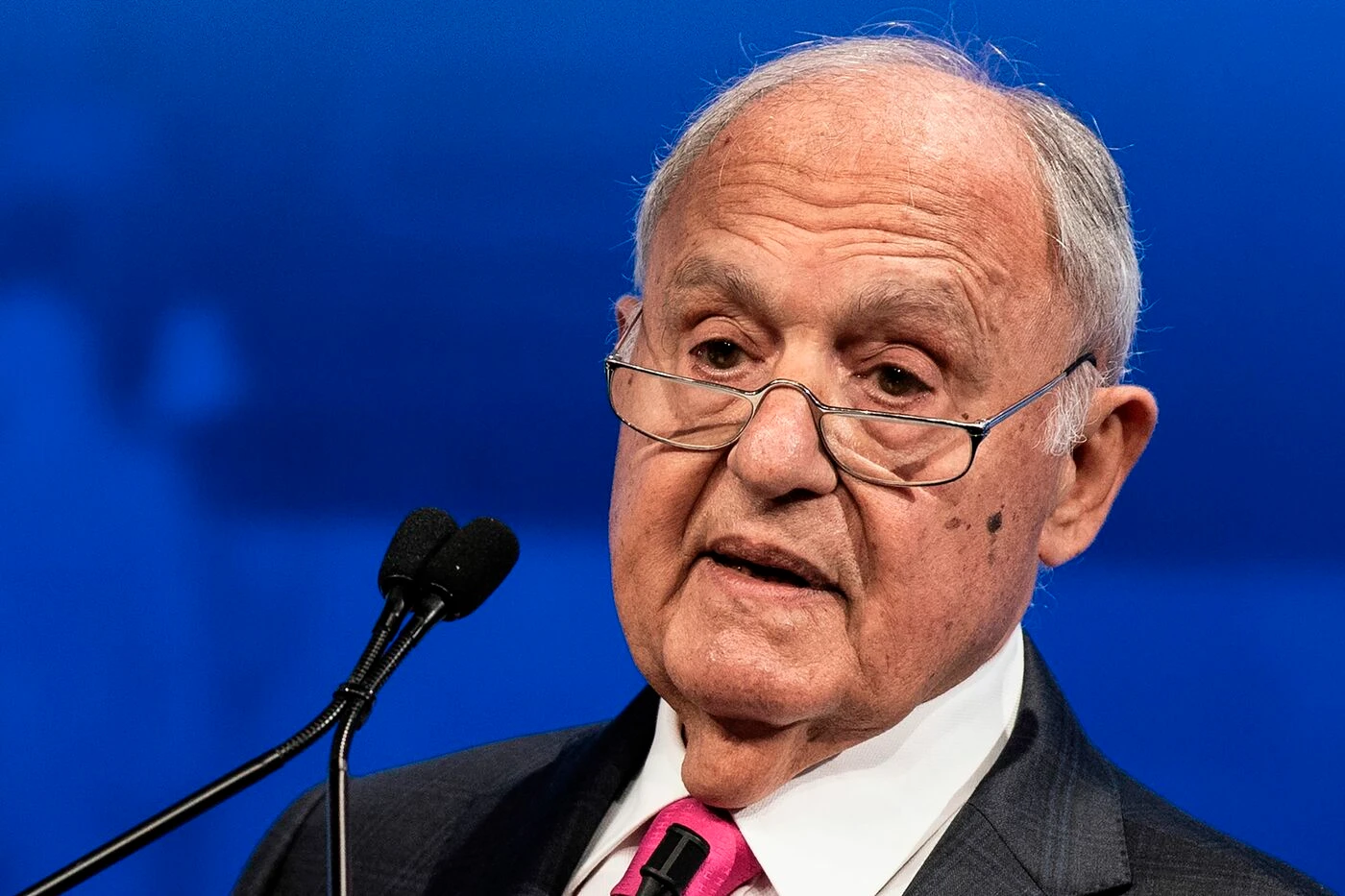 Paolo Savona sul governo: "L'esecutivo deve aprire un dialogo con l'Europa per risolvere i problemi"
