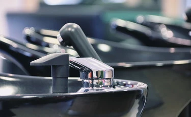 Parrucchieri e beauty center: quali prodotti sono vietati dall'1 maggio