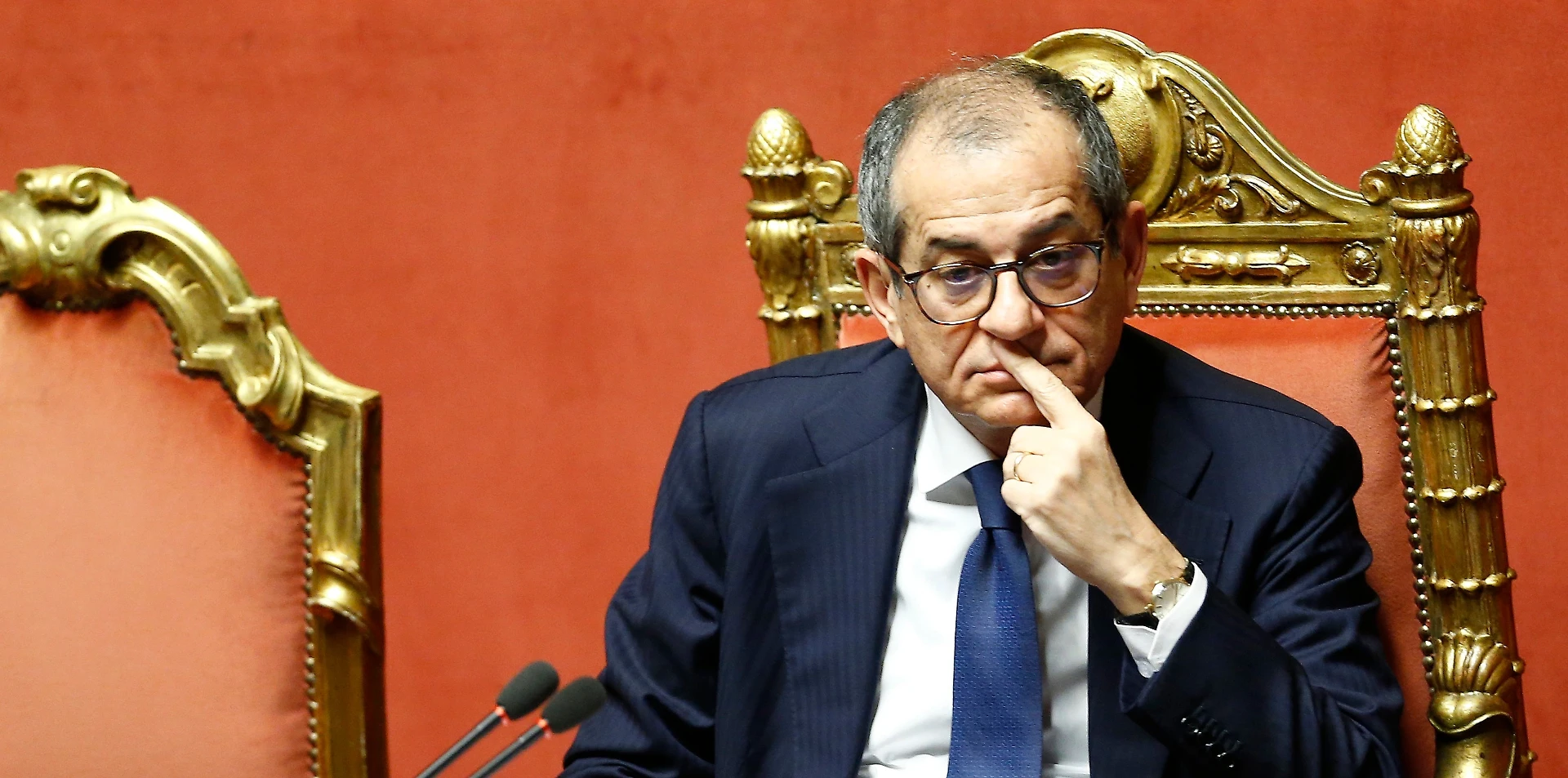 Giovanni Tria verso le dimissioni, bomba del Corriere: manovra, non digerisce il nuovo ruolo di Conte