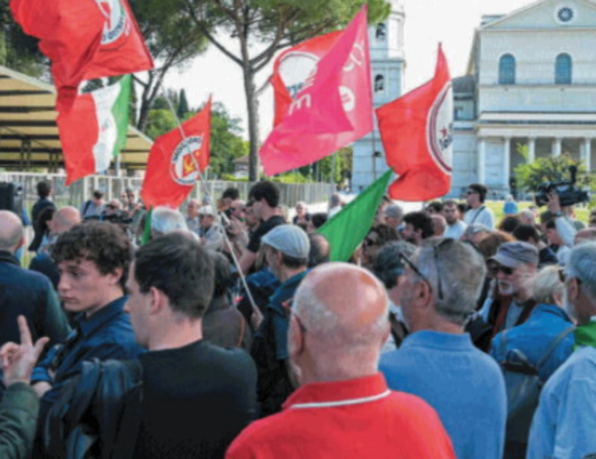 25 Aprile, spara un 21enne della comunità ebraica? Per la sinistra è colpa di Meloni e sinistra