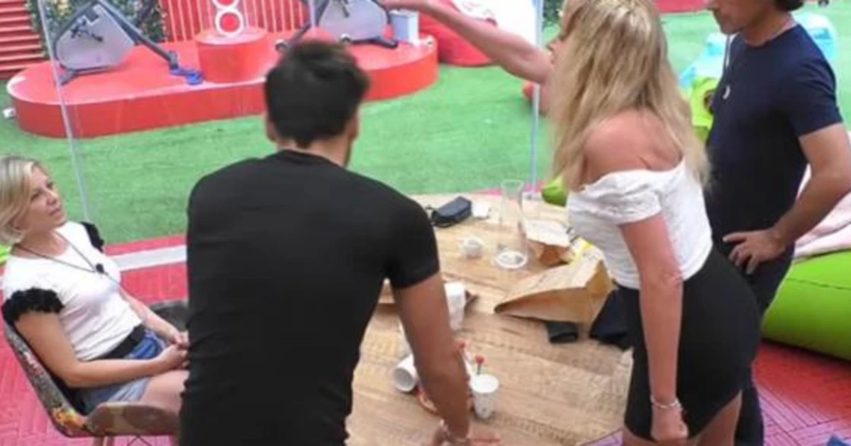 Grande Fratello Vip, Valeria Marini punge ancora Antonella Elia: "Raccomandata"
