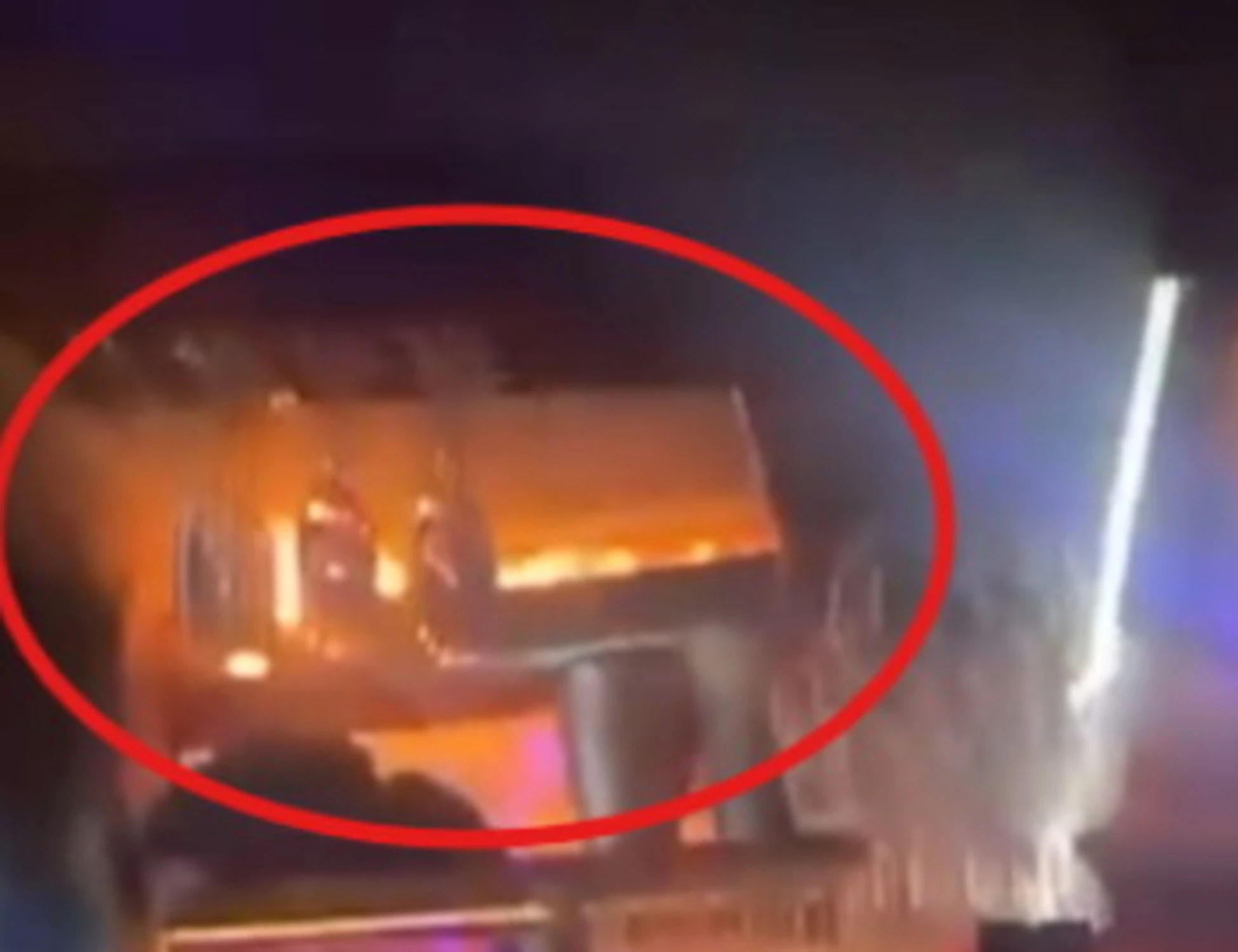 Crans-Montana, esplosioni, fiamme e "flashover": strage di Capodanno, cosa sappiamo