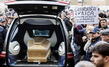 Enrica Bonaccorti, clamoroso ai funerali: chi non si è presentato